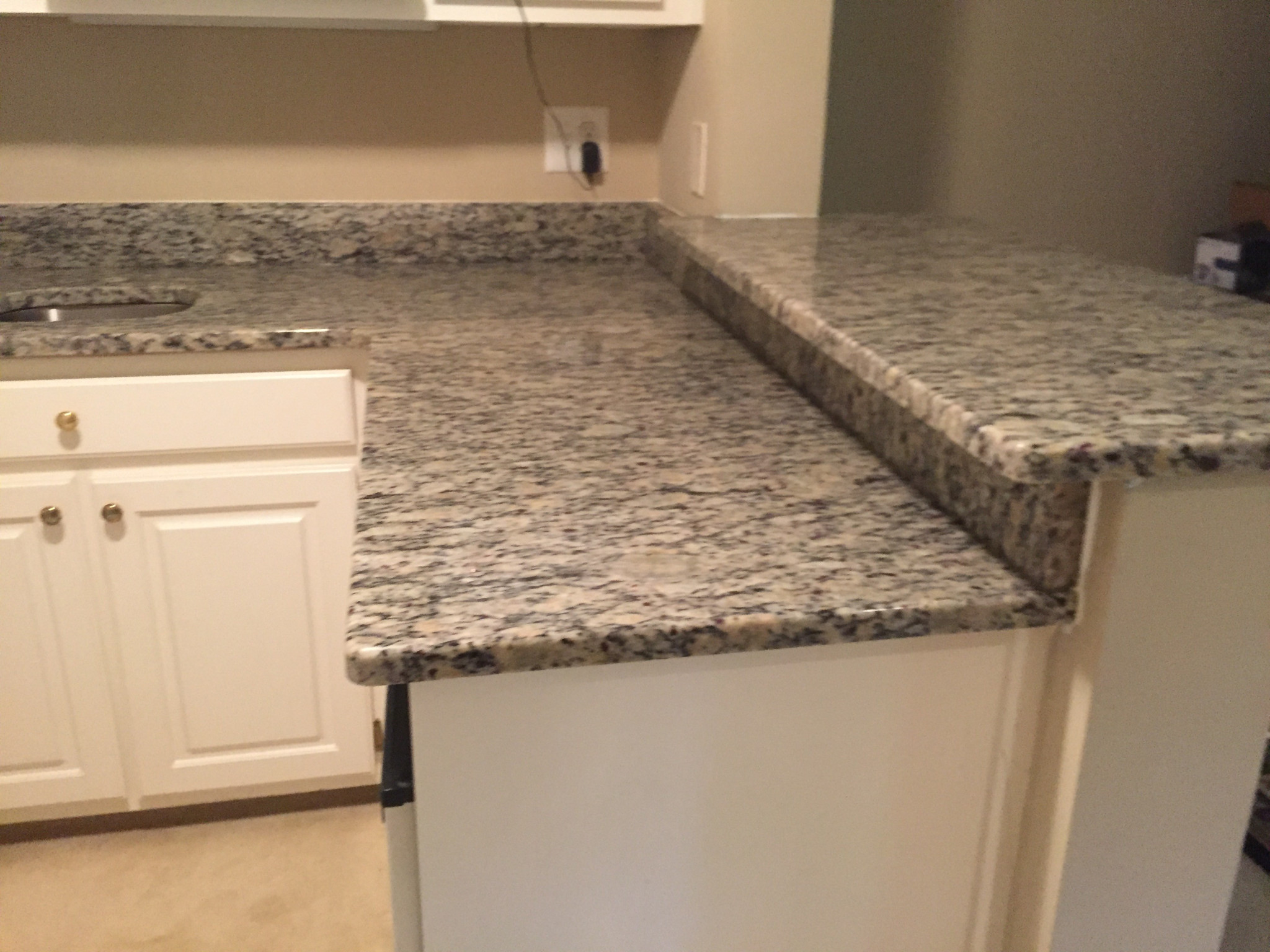Santa Cecilia Light Bar Countertop Granite Countertop Warehouse